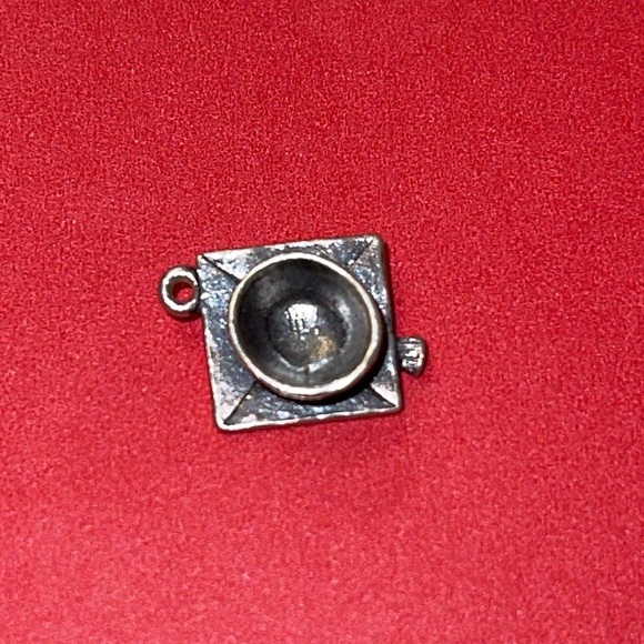 ⭐️James Avery Mortarboard Charm⭐️ - Picture 2 of 2